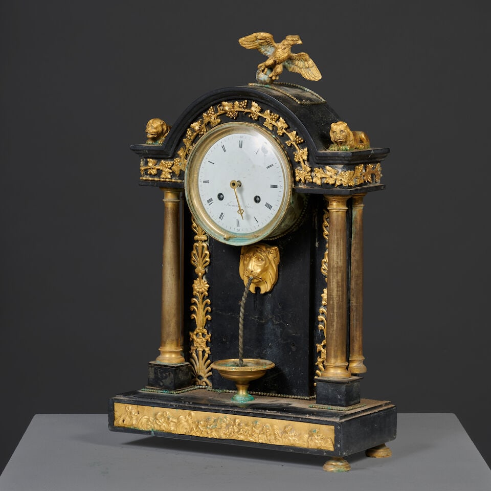 Pendule portique en marbre noir et bronze doré d'époque Restauration A portico clock i... - 5
