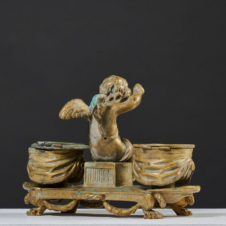 Encrier en bronze doré et ciselé figurant un angelot aux tambours, XIXe siècle A ... - 4