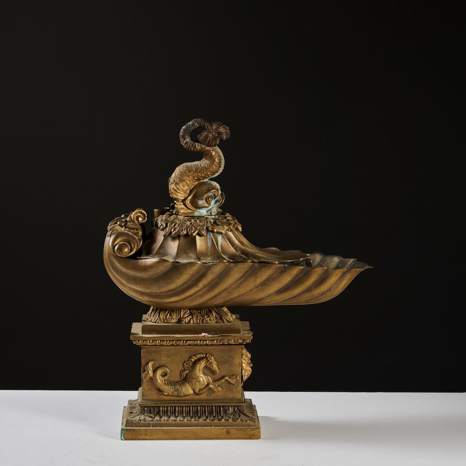 Importante lampe à huile en forme de conque en bronze doré de la première moiti&#... - 3