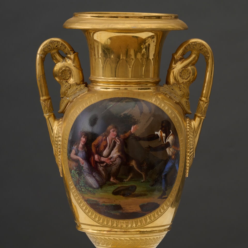 Paire de vases ovoïdes à fond doré en porcelaine de Paris, d'époque Restaura... - 2