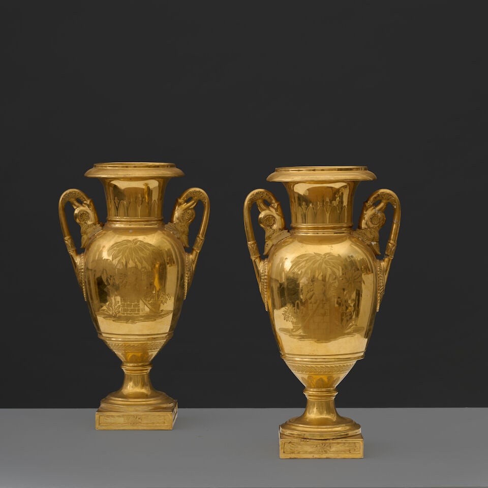 Paire de vases ovoïdes à fond doré en porcelaine de Paris, d'époque Restaura... - 4