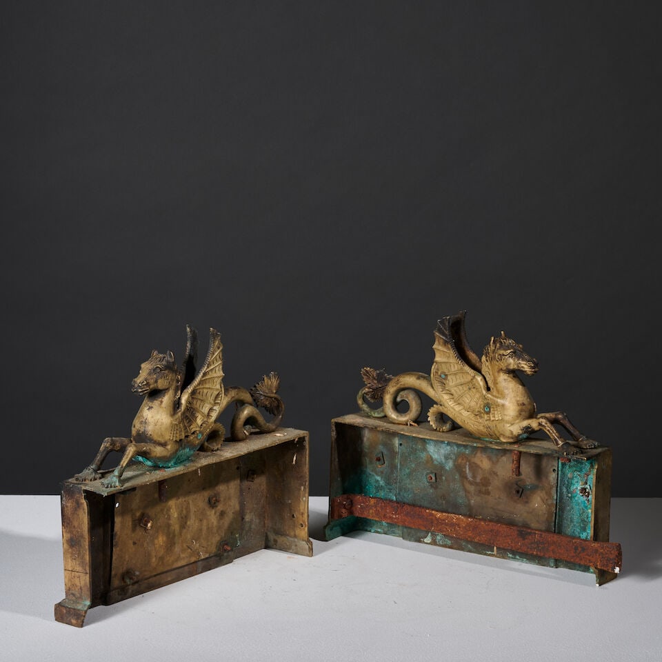 Paire de chenets aux chevaux marins en bronze patiné et doré d'époque Empire An E... - 3