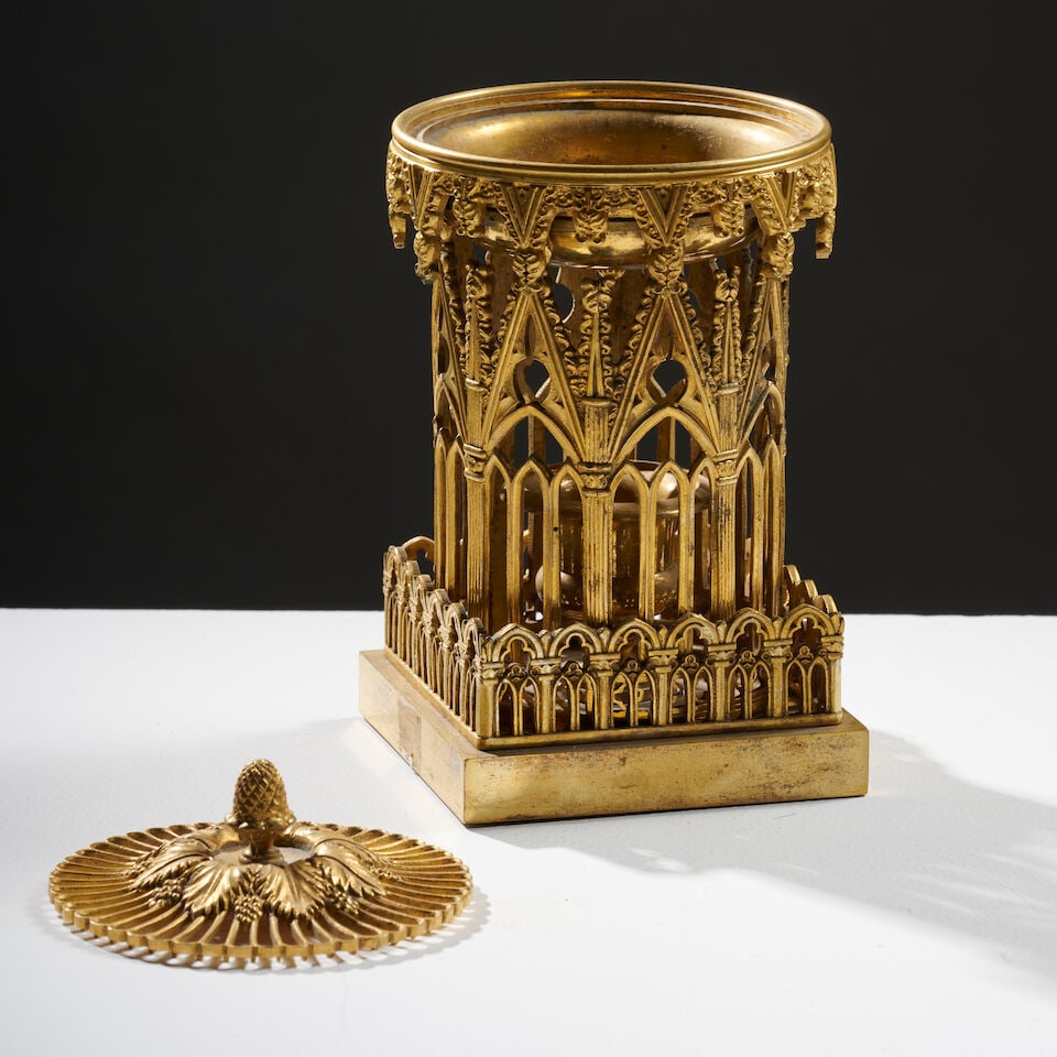 Brûle parfum faisant flambeau 'Troubadour' en bronze doré, vers 1825/1830. 'Troubadour... - 2