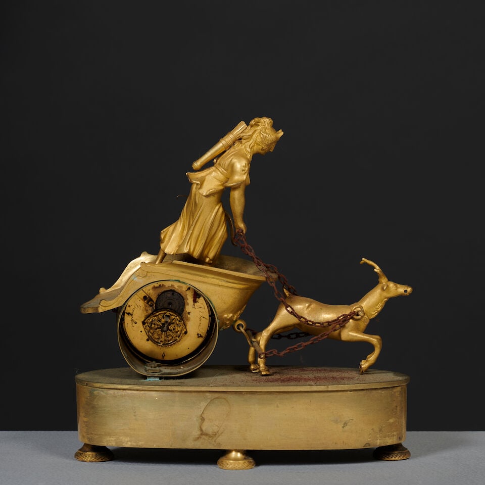 Deux petites pendules en bronze doré d'époque Restauration Two small gilt-bronze clock... - 4