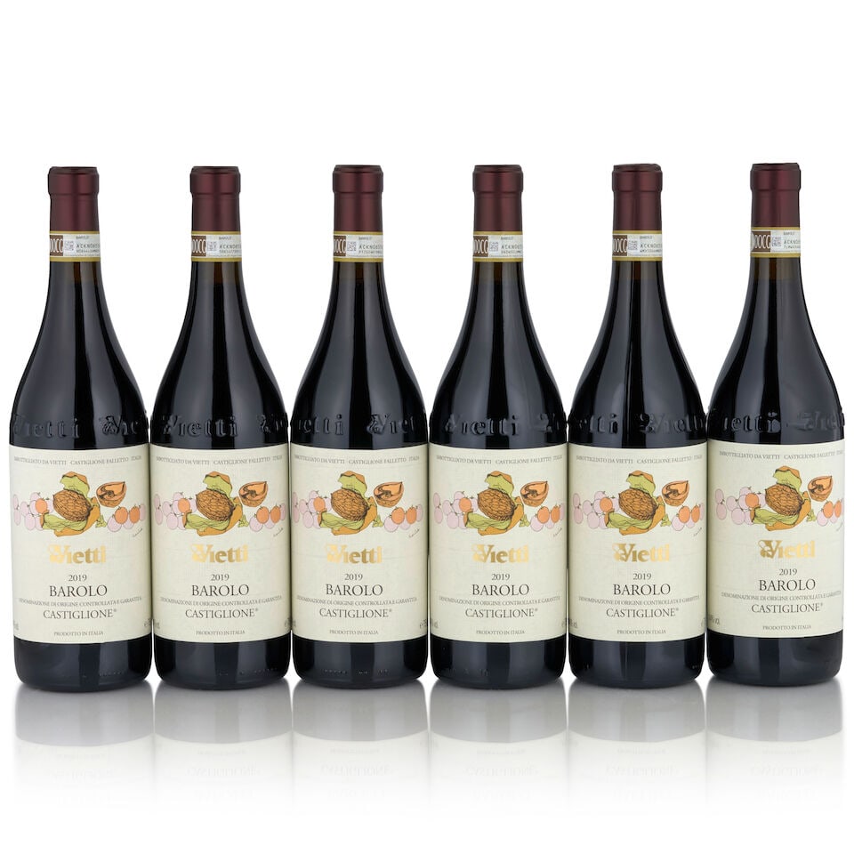 Vietti, Barolo Castiglione, 2019 (6 bottles, 750ml): Vietti, Barolo Castiglione, 2019 (6 bottles, 750ml) Region: Piedmont Packaging: original cardboard case Footnotes: Italy This lot is subject to the following lot symbols: • • Zero rated