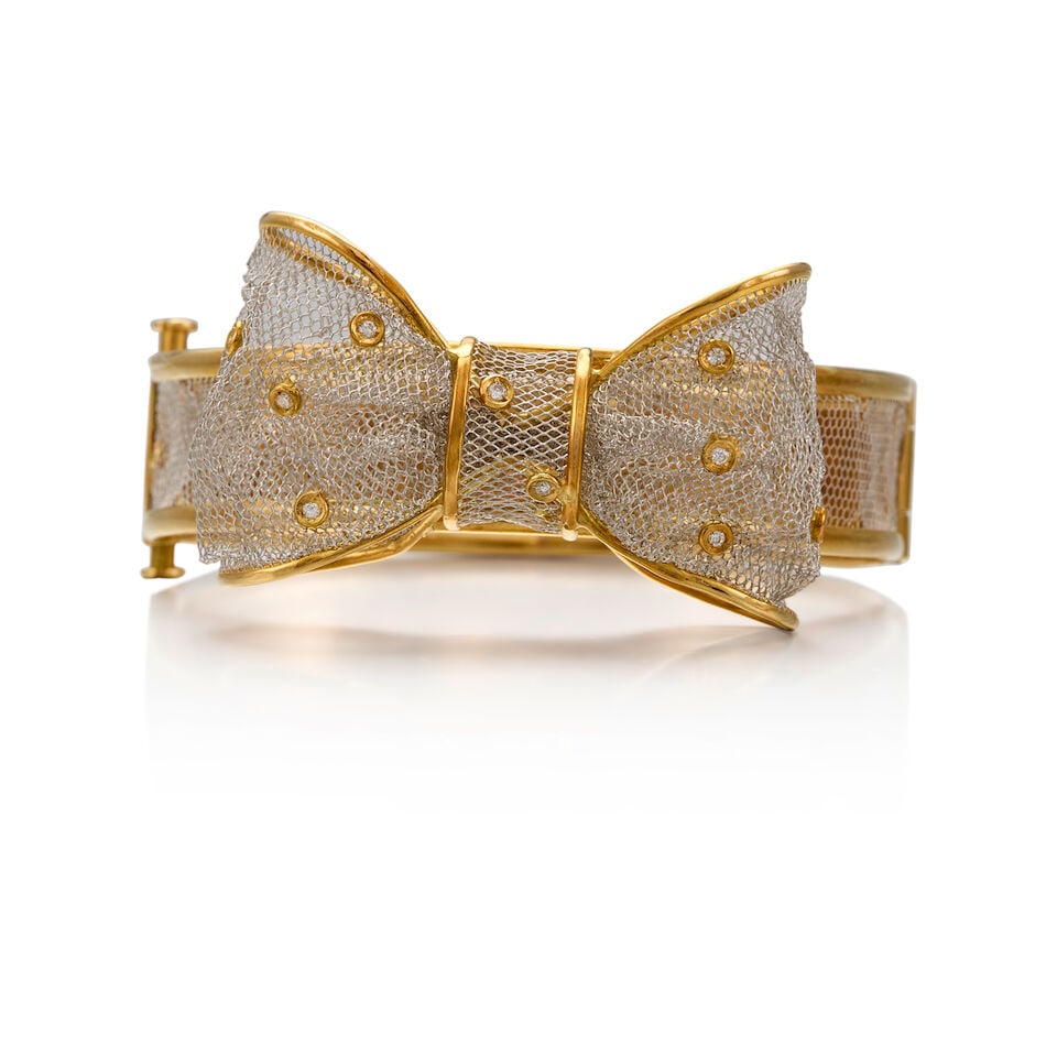 FAVERO: A DIAMOND BOW BRACELET - 2