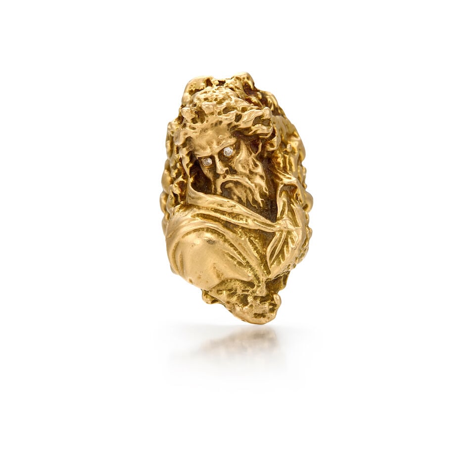 A 14K GOLD AND DIAMOND FIGURAL RING: A 14K GOLD AND DIAMOND FIGURAL RING • Two round single cut diamonds weighing approximately 0.01 carat total • Size 6 • Estimated gross weight: 18.70 grams Footnotes: OVERALL