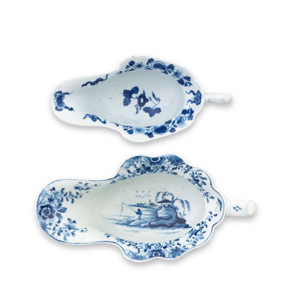 Two rare Worcester sauceboats, circa 1753-55 - 2