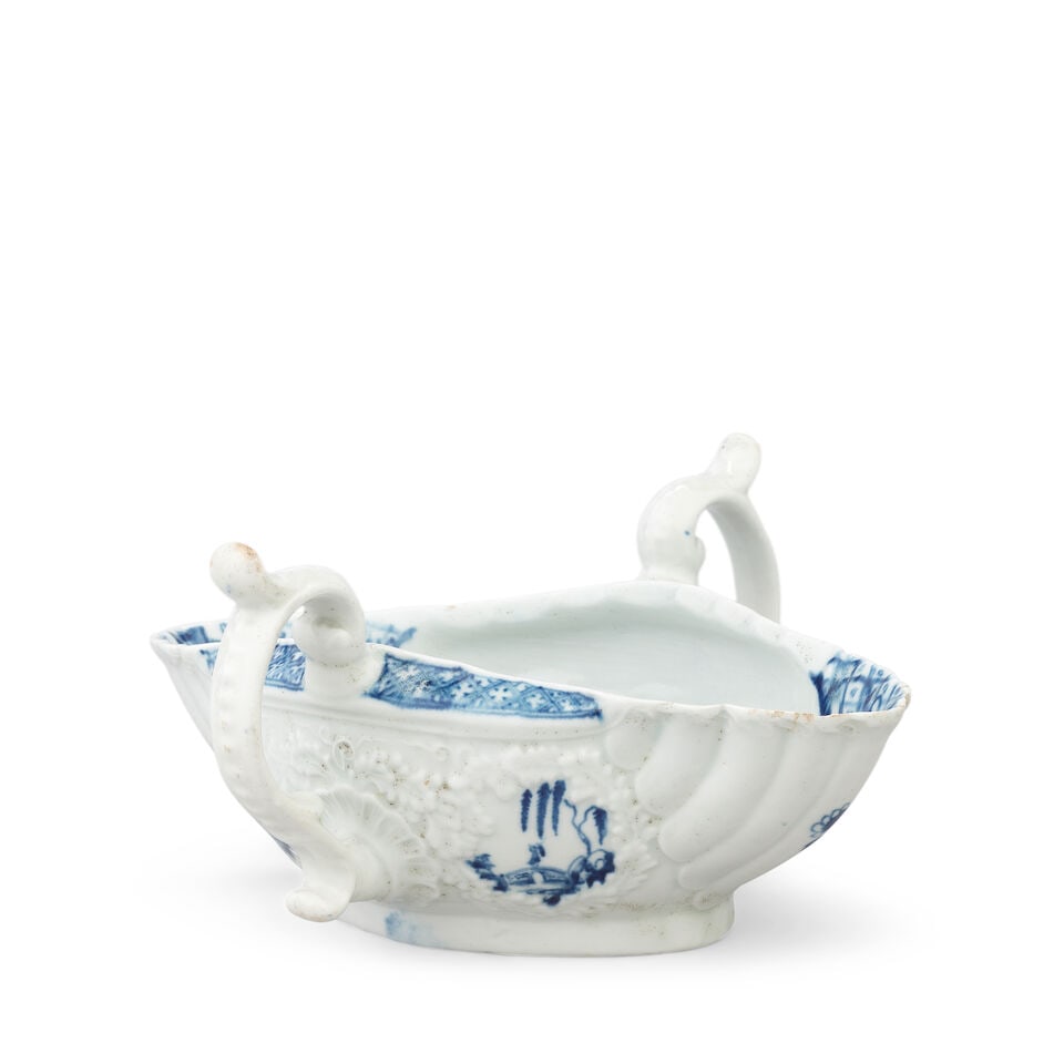 A rare Worcester double-lipped sauceboat, circa 1754-56 - 4