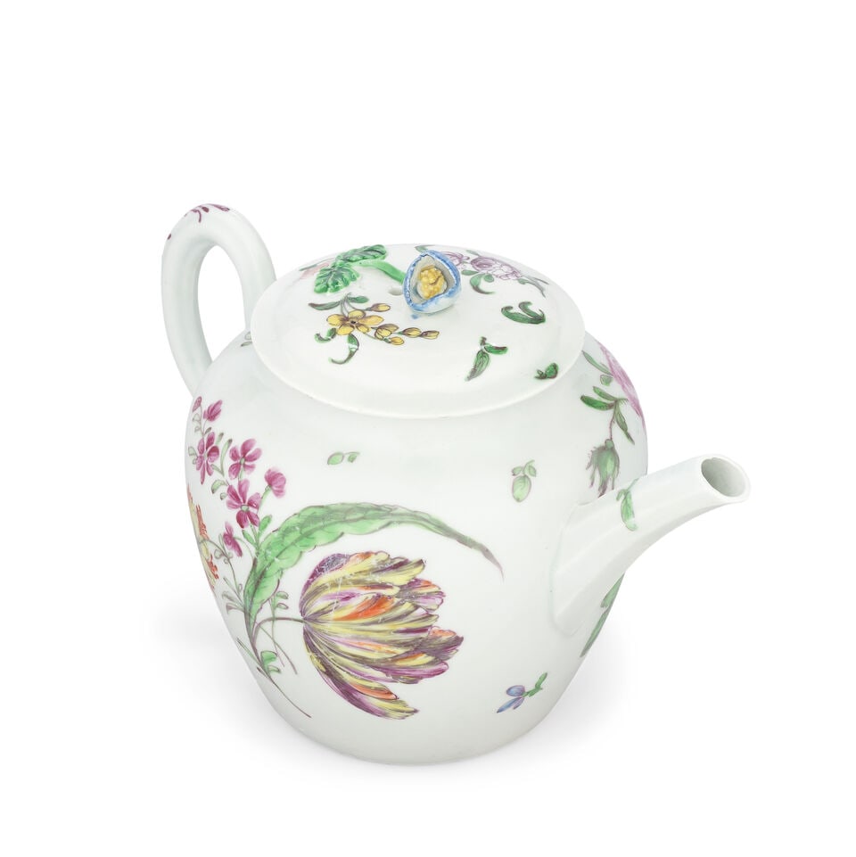 A Worcester teapot and cover, circa 1758-60 - 2