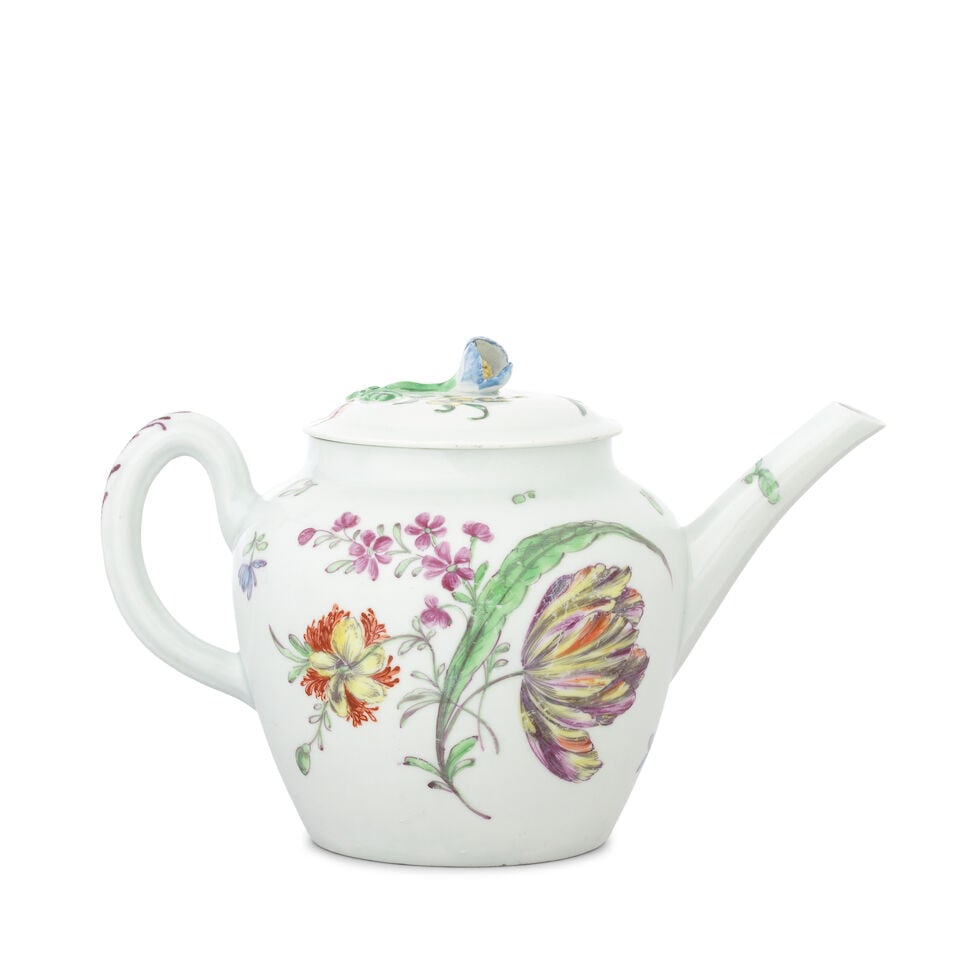 A Worcester teapot and cover, circa 1758-60 - 3