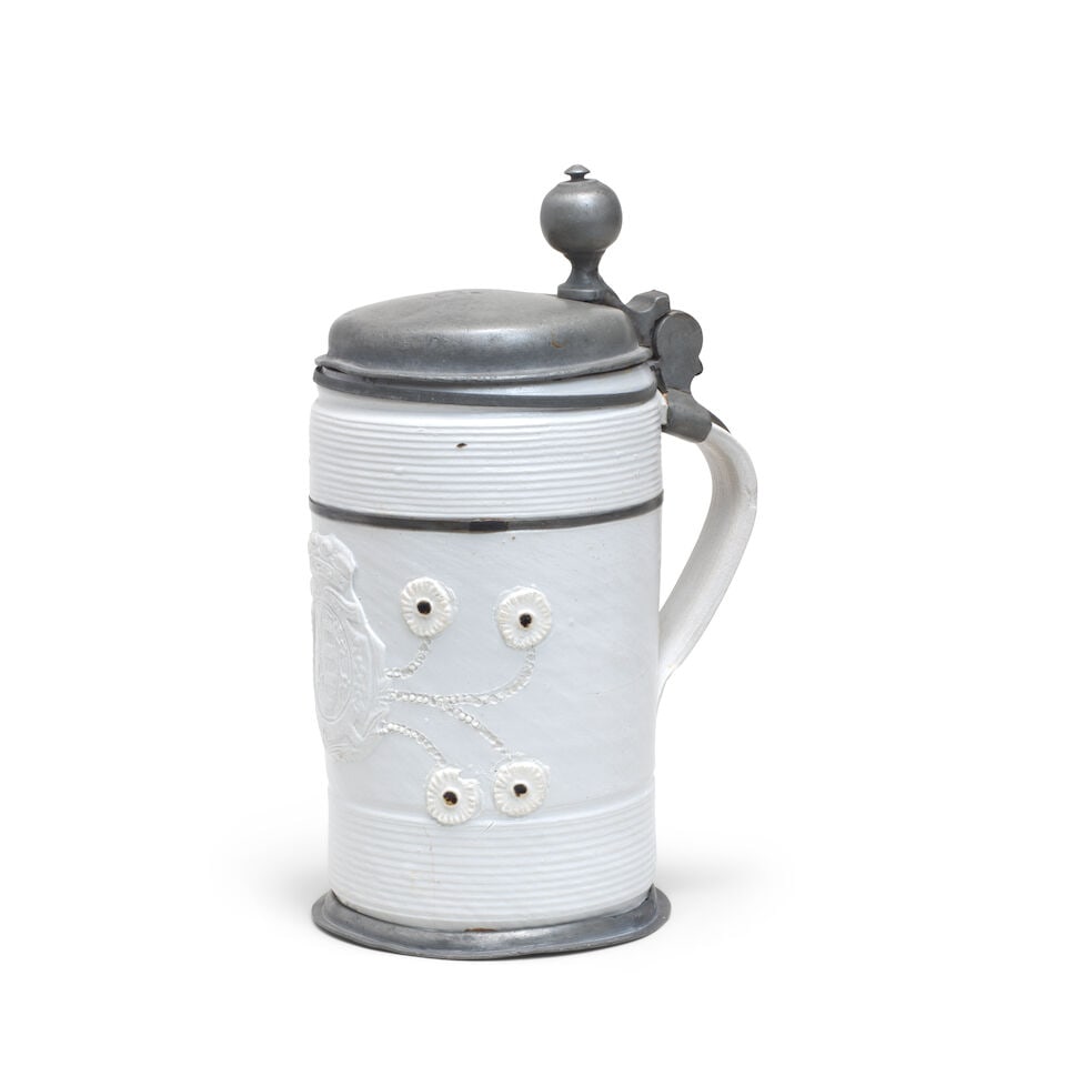 An Altenberg pewter-mounted stoneware armorial tankard, first half 18th century - 2