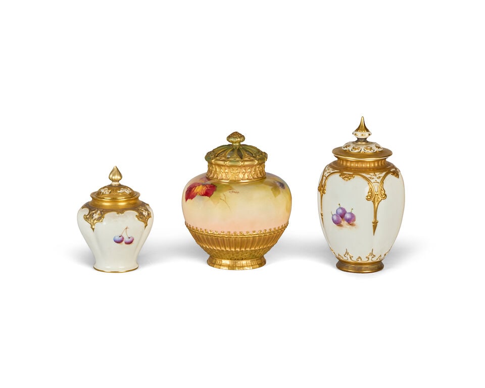 A collection of Royal Worcester porcelain, 20th century - 4