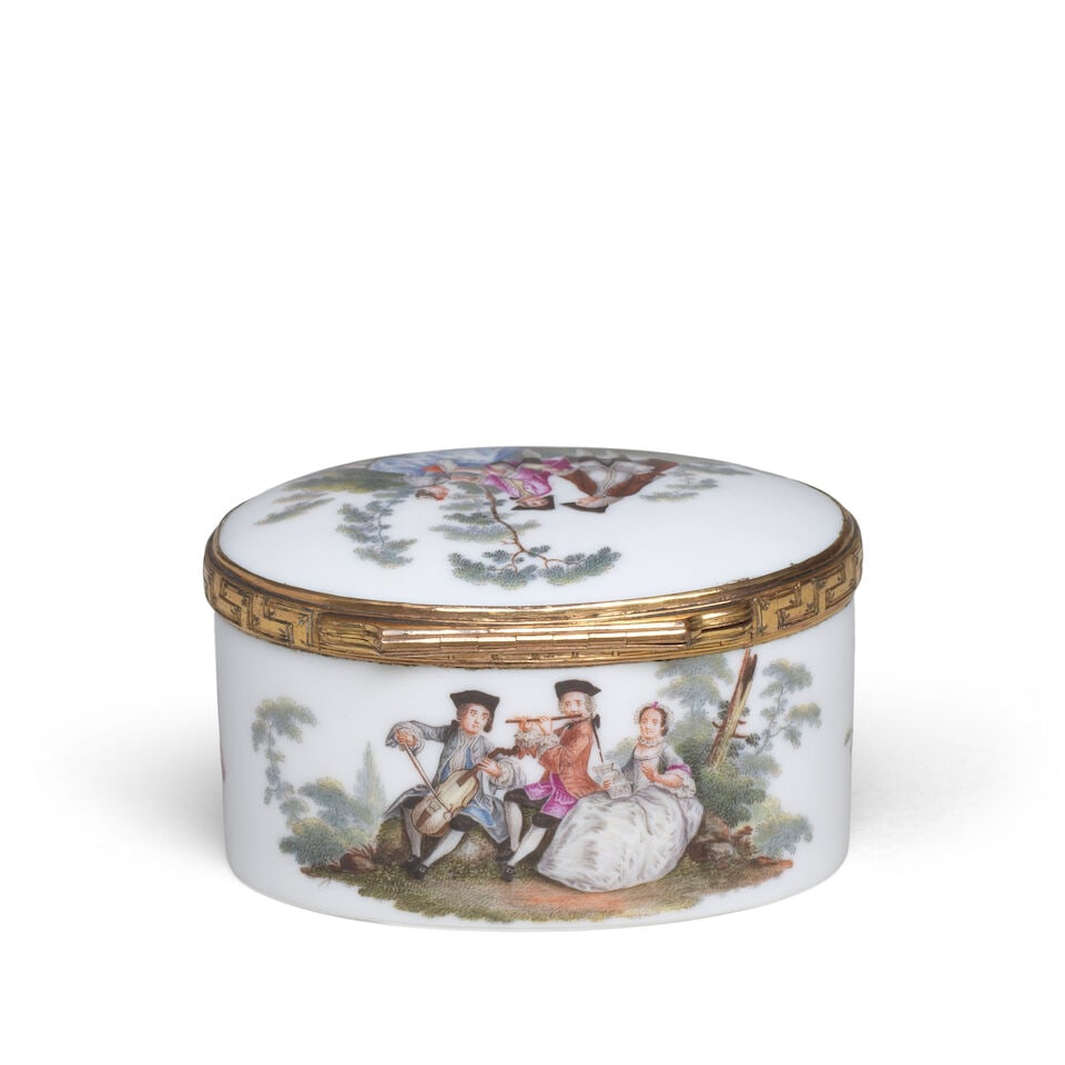 A Meissen silver-gilt-mounted oval snuff box, mid 18th century - 3