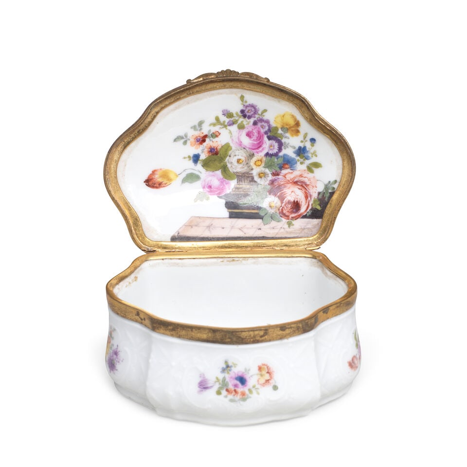 A Meissen gilt-metal mounted snuff box, circa 1765-70 - 2