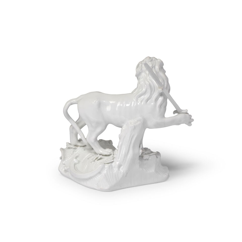 A German porcelain figure of a lion, probably Meissen, mid 18th century or later - 2