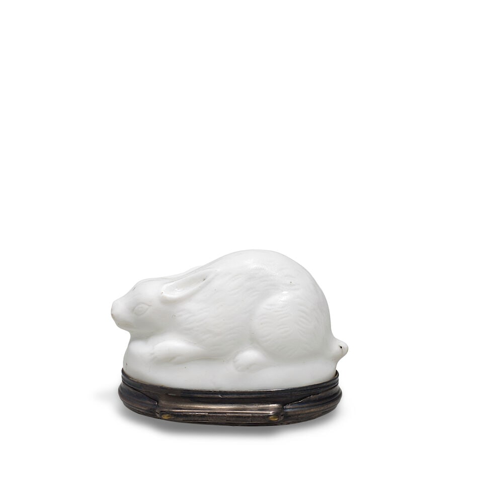 A Mennecy silver-mounted white patch box modelled as a rabbit, circa 1735 - 3