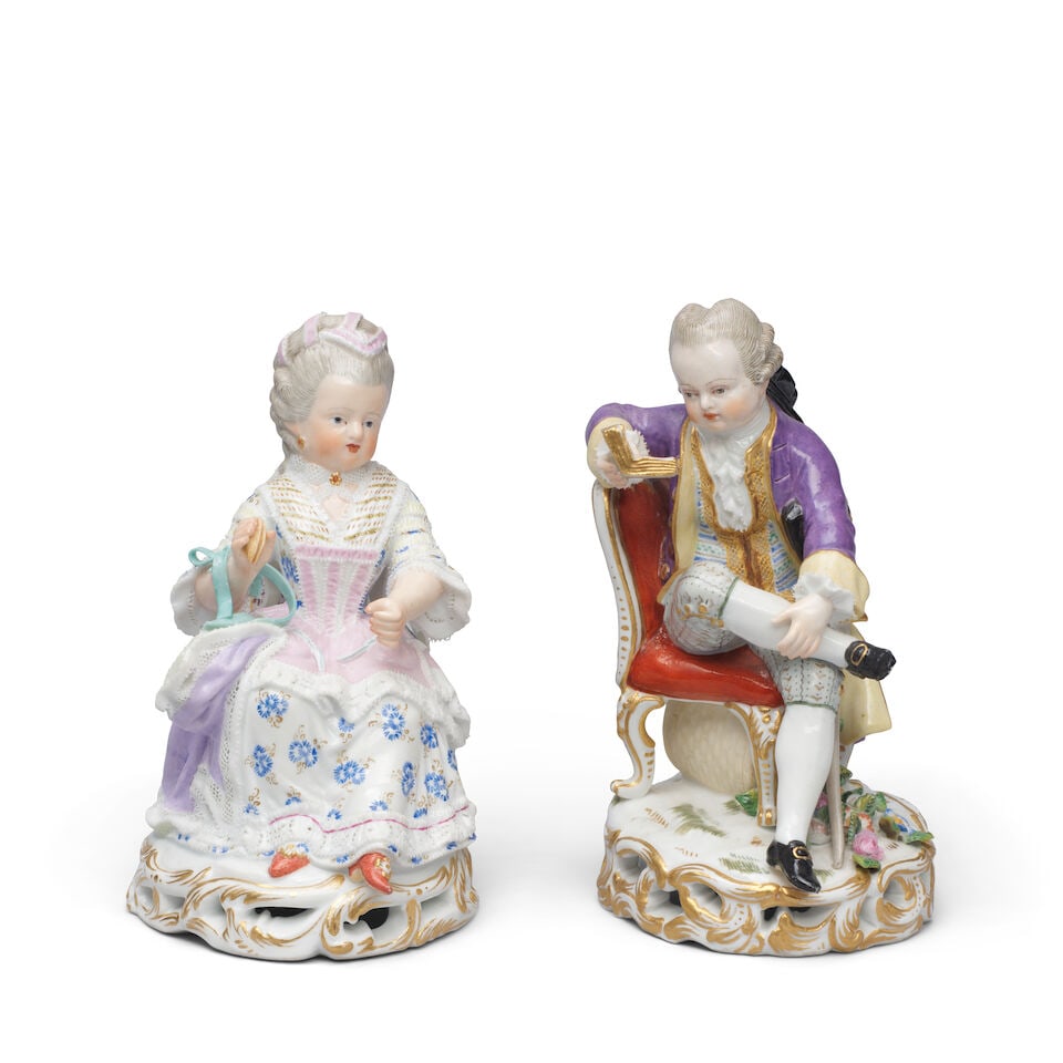 A pair of Meissen figures of a seated elegant couple, late 19th century - 2