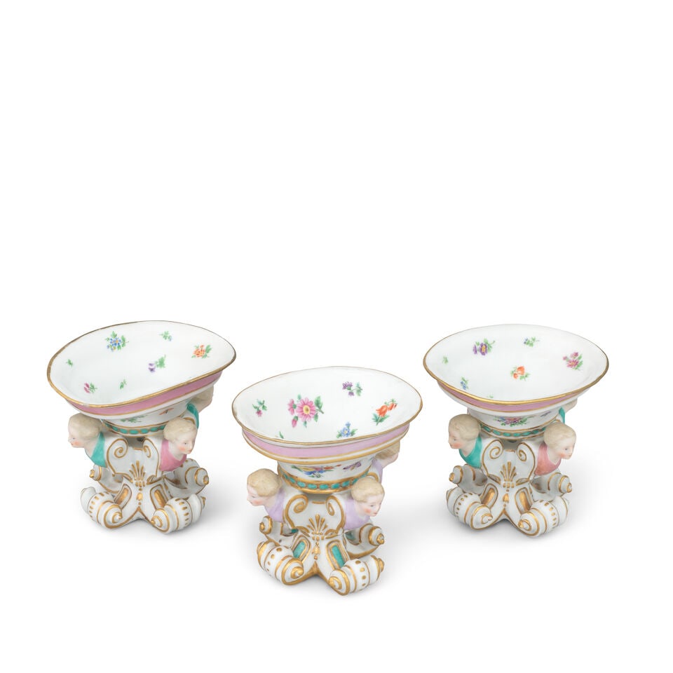 Three Meissen figural salts, together with a small Meissen vase, late 19th century - 3