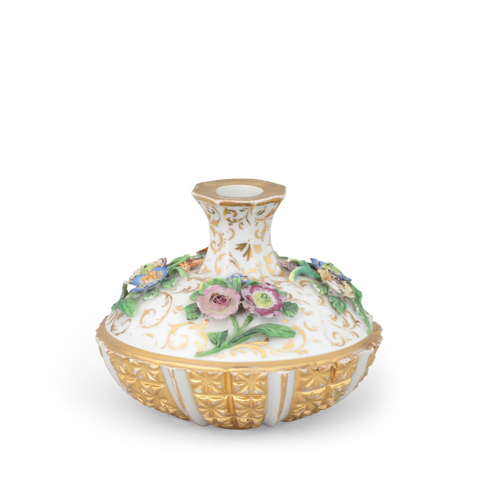 Three Meissen figural salts, together with a small Meissen vase, late 19th century - 4