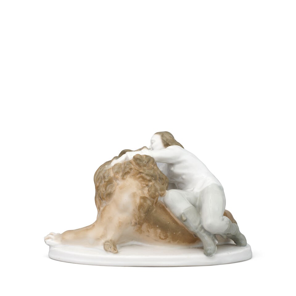 A Russian porcelain group of Irina Bugrimova and her 'pet lion', Lomonosov Porcelain Factory, Le... - 3