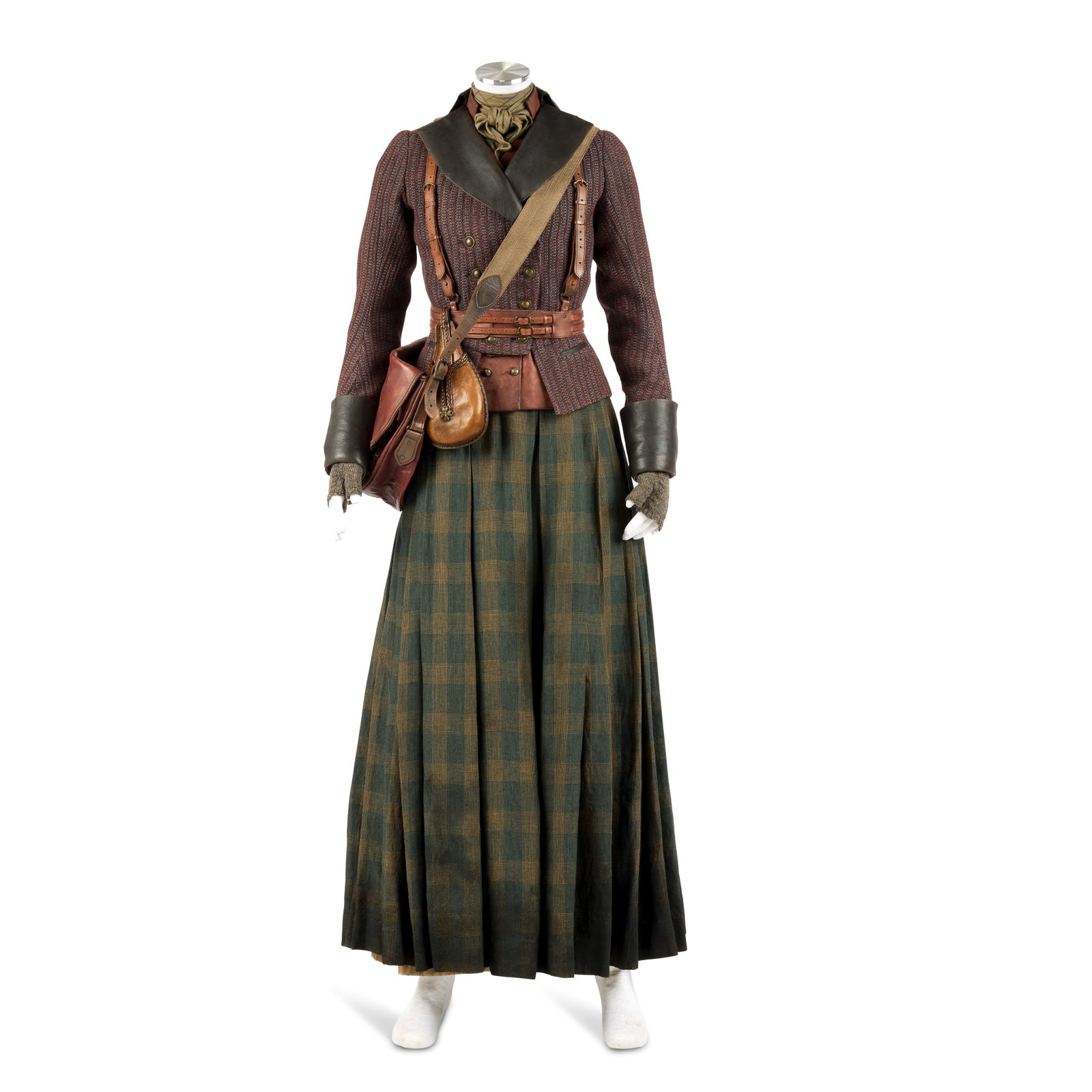 Hunting-style daywear worn by Brianna Season 8, Episode 1, 'Soul of a Rebel' 11: Hunting-style daywear worn by Brianna Season 8, Episode 1, 'Soul of a Rebel' Comprising: a custom made hand-woven wool hunting jacket, double-breasted, with collar, lapels and cuffs in dark burgundy A