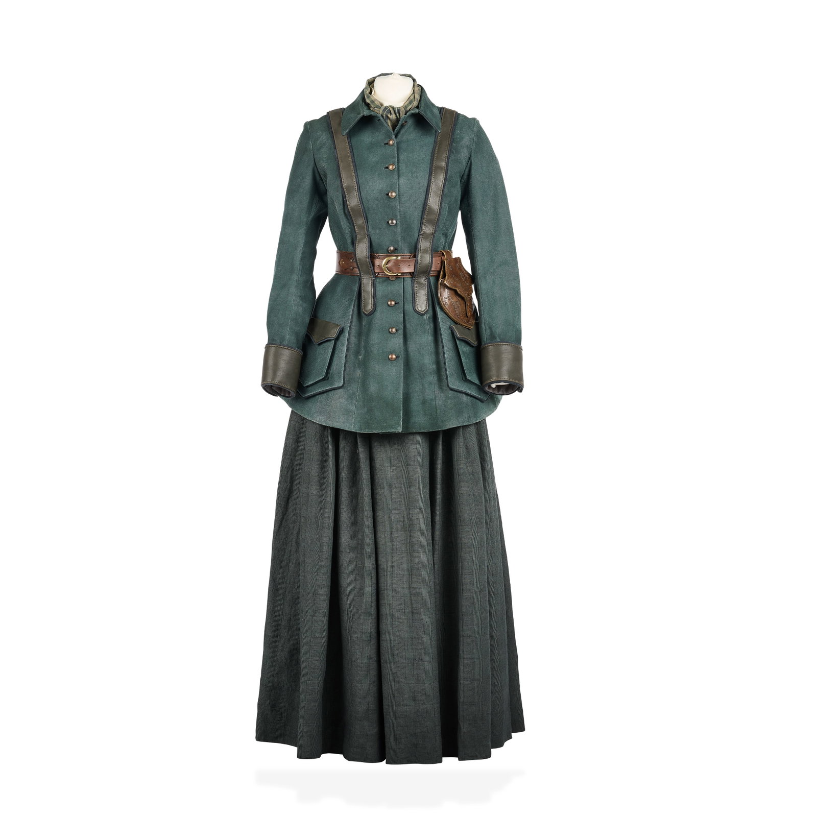Fraser's Ridge daywear ensemble worn by Claire Season 8 4 (1 of 1)