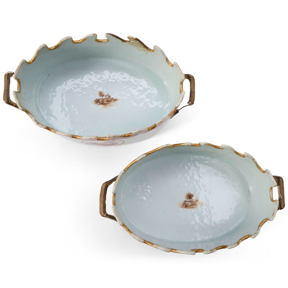 Two Export Porcelain Wave-rim Monteiths China, early 19th century - 2