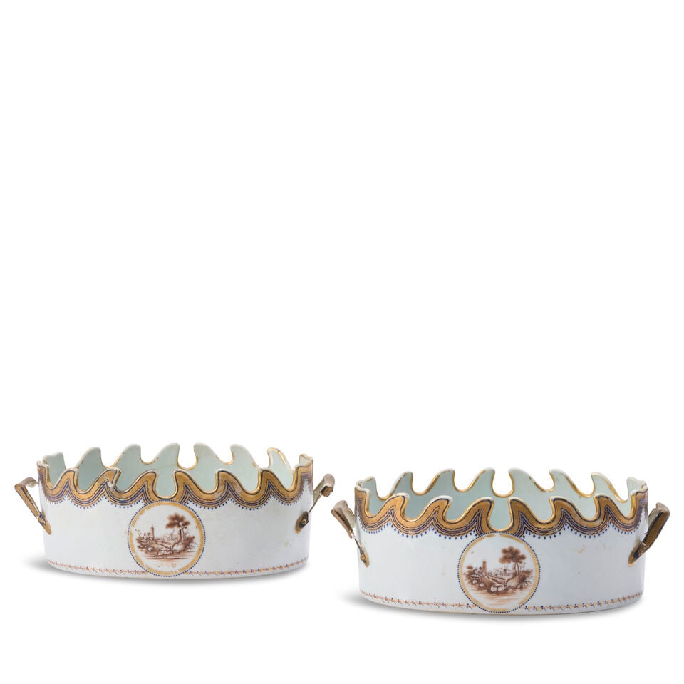 Two Export Porcelain Wave-rim Monteiths China, early 19th century - 3