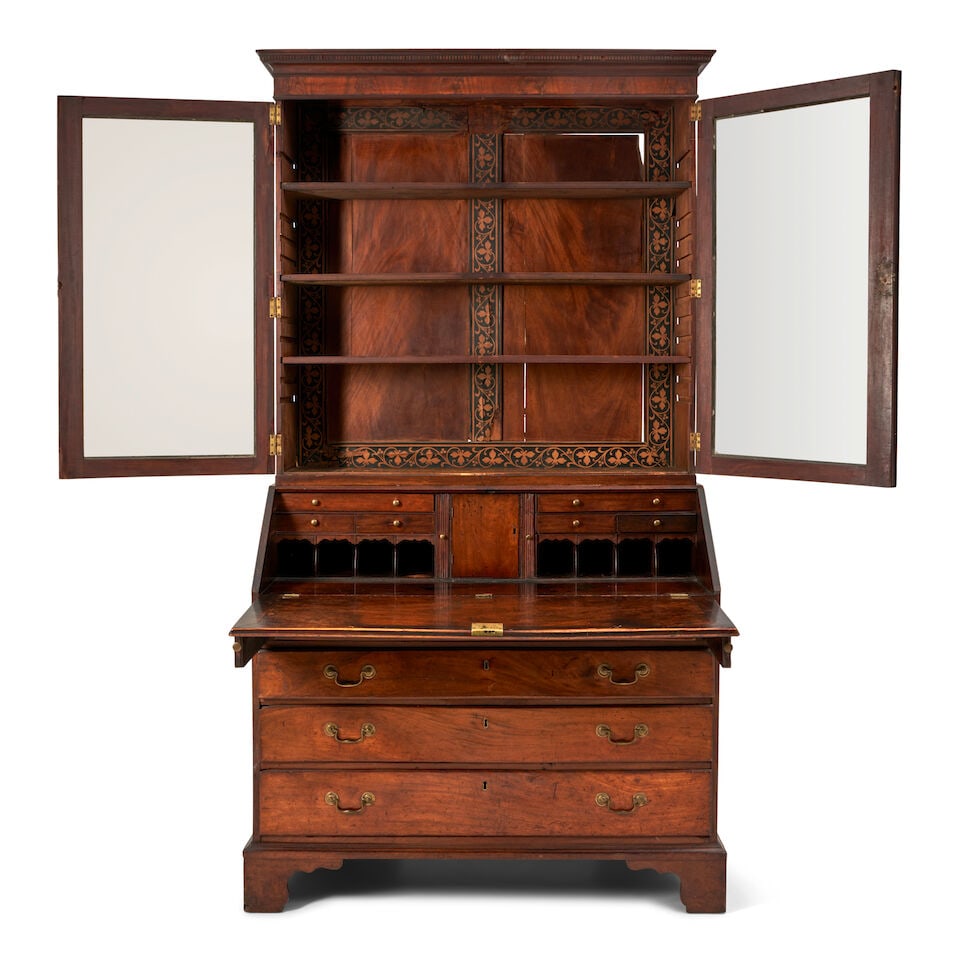 Federal Mahogany and White Pine Desk and Bookcase United States, early 19th century - 2