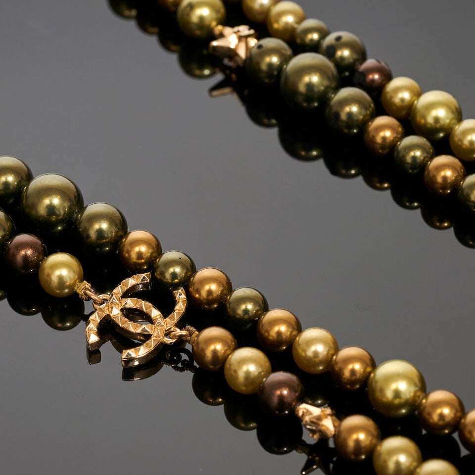 Chanel, collection Croisière 'Paris - Cuba' 2017. Sautoir double rang de perles vertes d'im... - 2