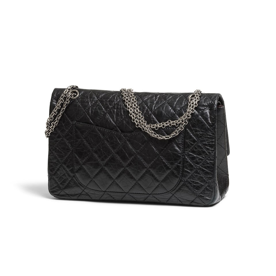 Chanel, année 2010. Sac 2.55 en veau vieilli matelassé noir. Chanel, year 2010. 2.55 b... - 2