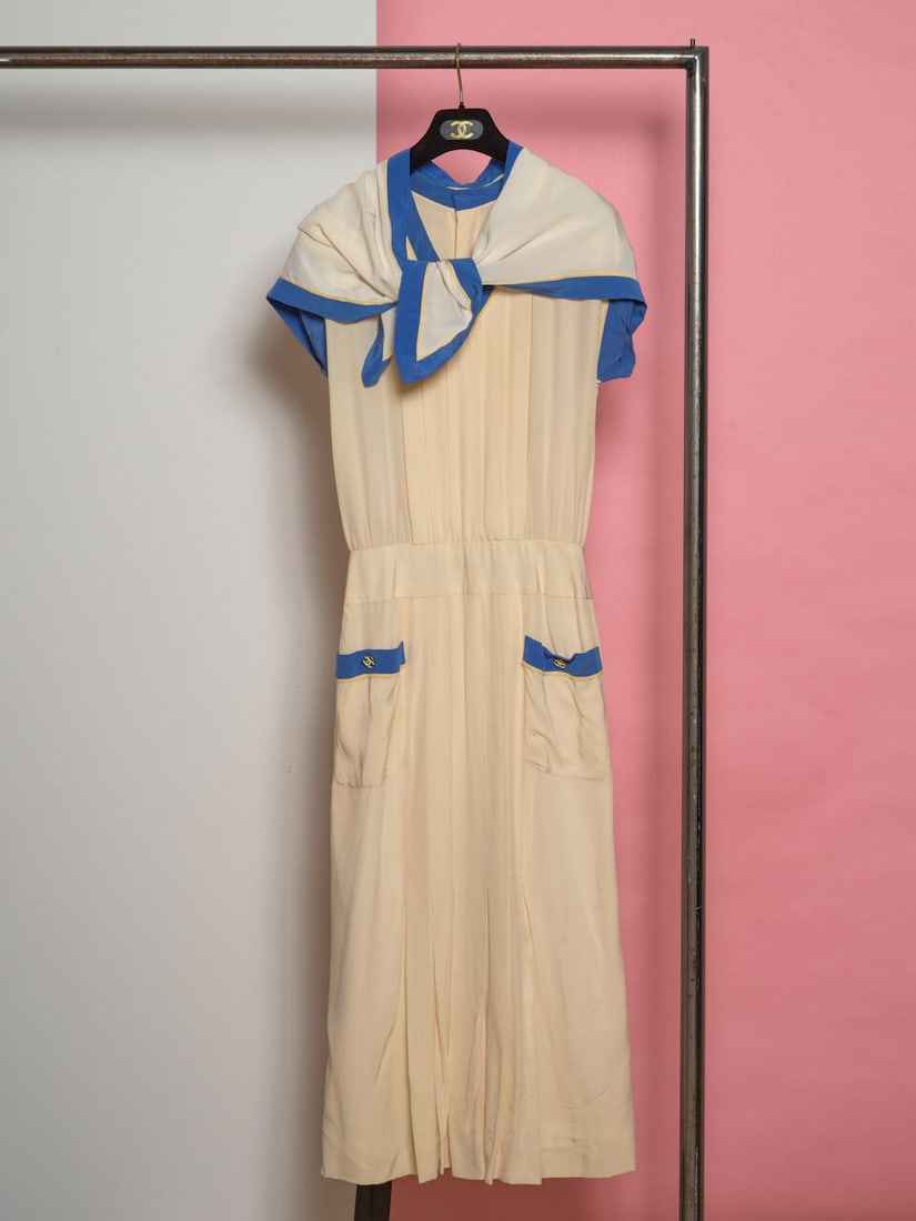 Chanel, collection Prêt-à-Porter, années 1980. Robe légère en soie ... - 4