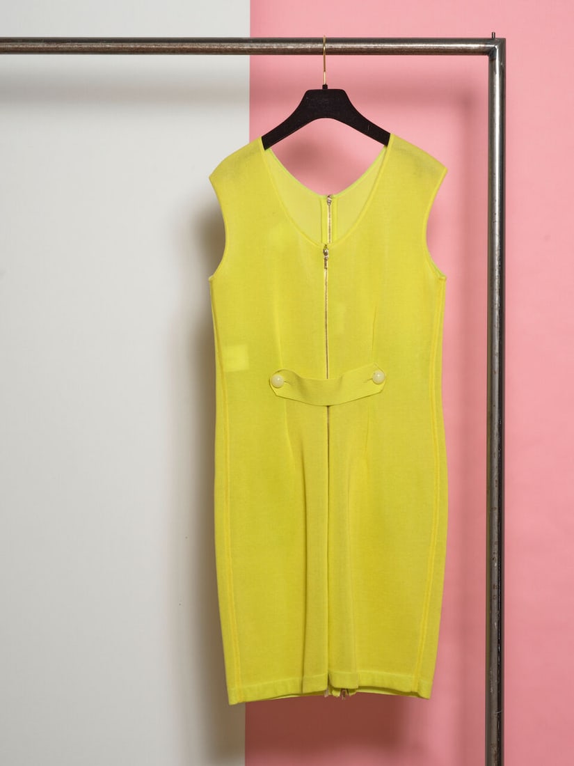 Chanel, collection Prêt à Porter, Printemps-Eté 2014. Robe en coton stretch lime.... - 2