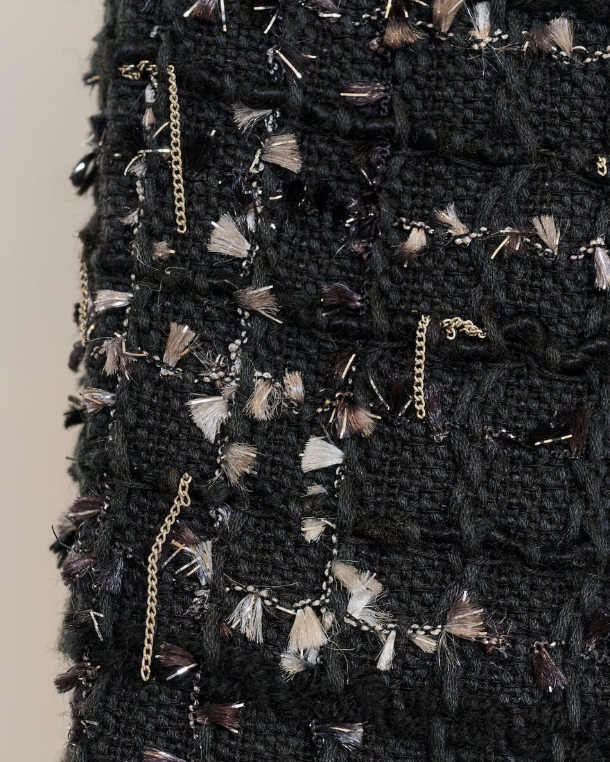 Chanel, collection Croisière 'Paris - Los Angeles' 2008. Veste en tweed noir, lurex, chaine... - 3