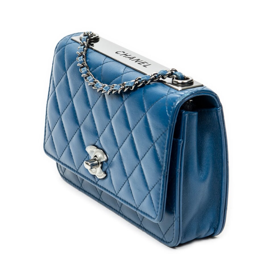 Chanel, circa 2016. Sac Trendy Wallet on Chain en cuir bleu. Chanel, circa 2016. Trendy Wallet o... - 2
