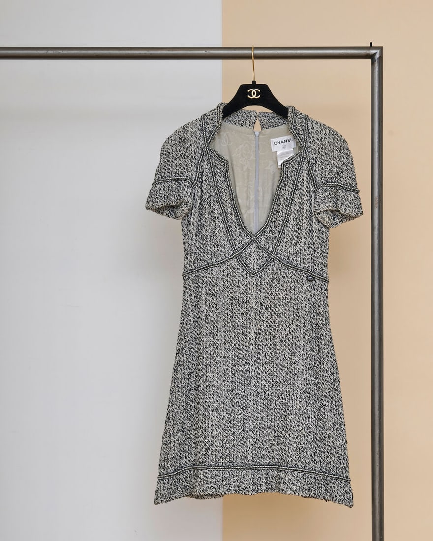 Chanel, collection Prêt-à-Porter, Printemps-Eté 2015. Robe à large maille de... (1 of 1)