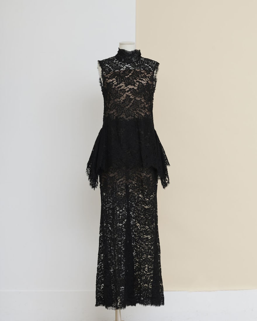 Chanel, collection Prêt à Porter, Automne/Hiver 2018. Robe en maille noire paillet... - 2