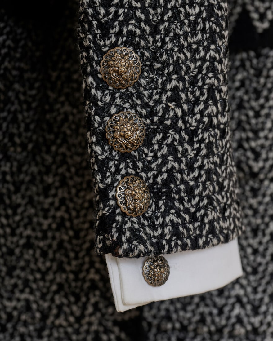 Chanel, collection Prêt à Porter, Printemps/Eté 2017. Veste en tweed noir et blan... - 2