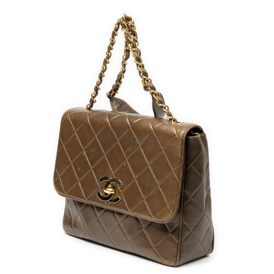 Chanel, circa 1991. Sac Jumbo en cuir vert olive matelassé. Chanel, circa 1991. Jumbo bag i... - 2