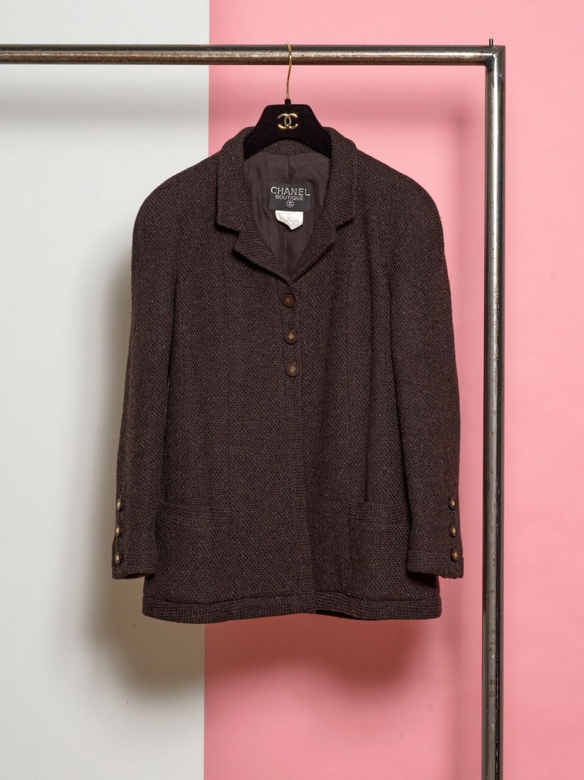Chanel Boutique, circa 1990. Brown tweed jacket. Chanel Boutique, circa 1990. Veste en tweed mar... (1 of 1)