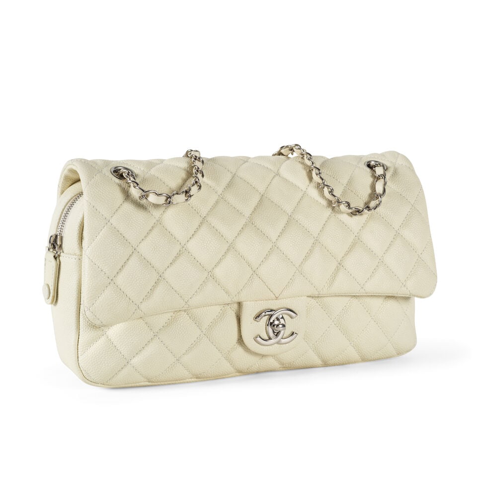 Chanel, année 2015. Sac Classique long 32 en veau caviar coquille d'oeuf, double anse cha&#... - 2