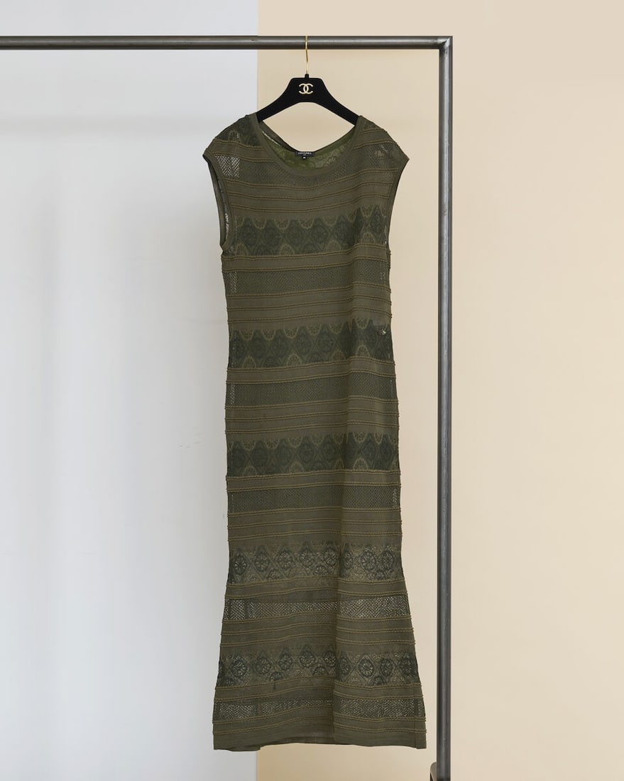 Chanel, collection Croisière 'Paris - Cuba' 2017. Robe longue en maille vert olive à m... (1 of 1)