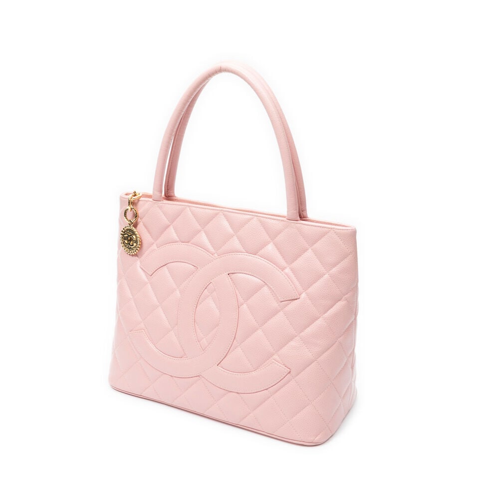 Chanel, circa 2004. Sac cabas Médaillon en cuir caviar rose matelassé. Chanel, circa 2... - 2