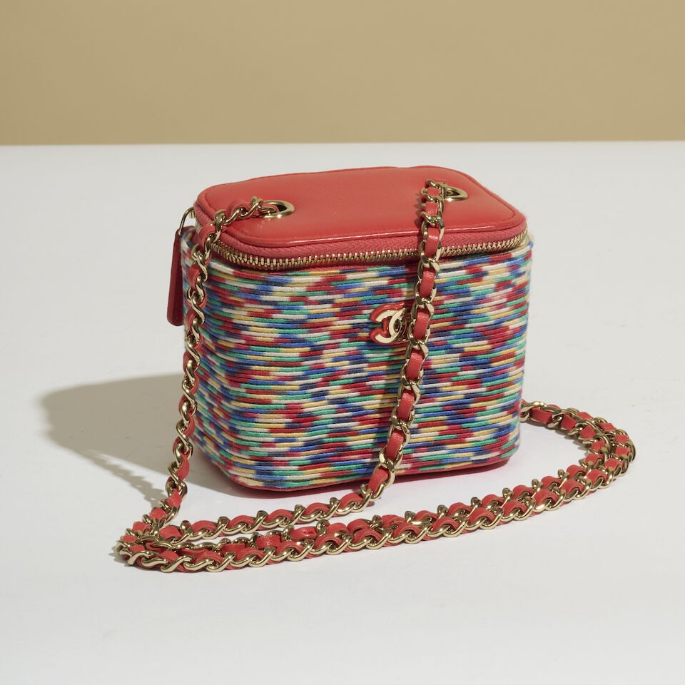 Chanel, 2021. Sac Secret box en cuir agneau rose et lamelles de toile multicolores. Chanel, 2021... - 2