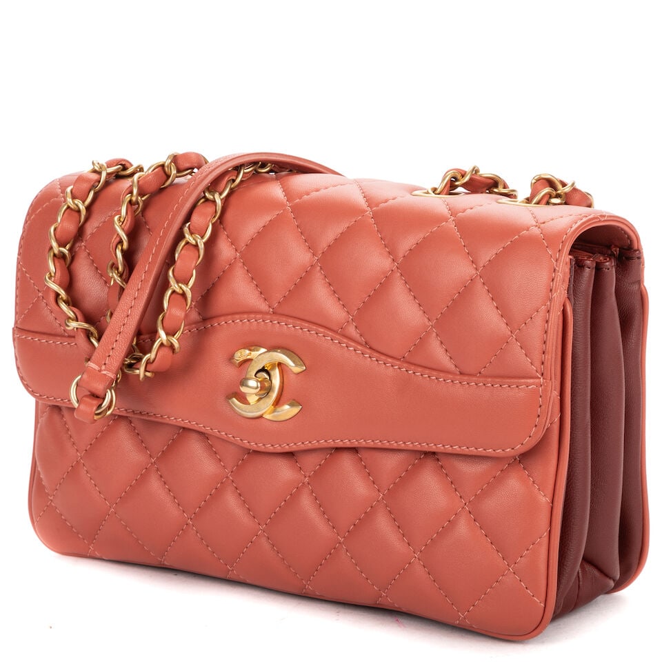 Chanel, circa 2018. Sac en cuir saumon matelassé. Chanel, circa 2018. Quilted salmon-colour... - 2