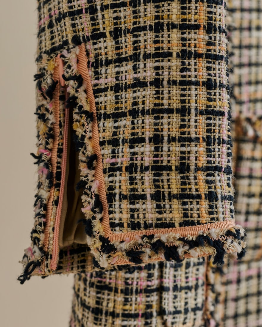 Chanel, collection Prêt à Porter, Printemps/Eté 2003. Manteau en tweed de lin noi... - 2