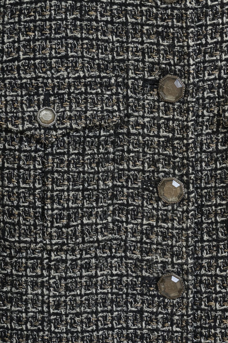 Chanel, collection Prêt à Porter, Automne/Hiver 2012. Veste en tweed noir, blanc et lu... - 2