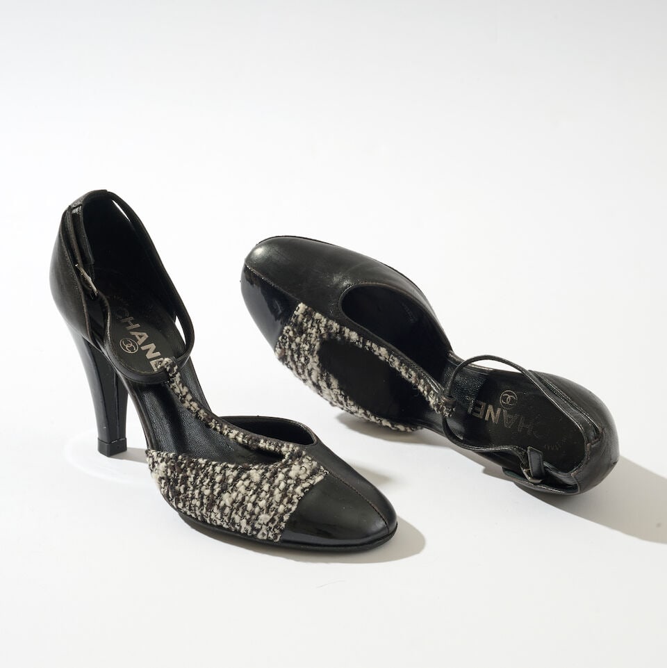 Chanel. 3 paires d'escarpins divers. Chanel. 3 pairs of various pumps. - 2
