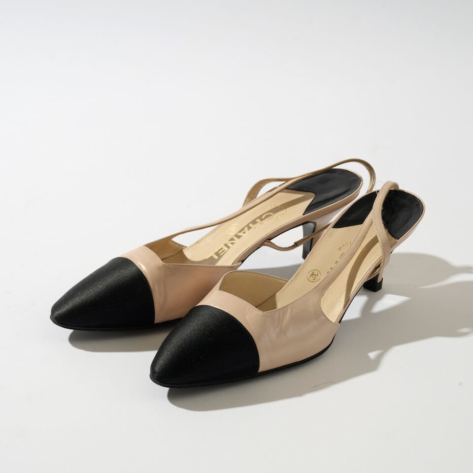 Chanel. 3 paires d'escarpins divers. Chanel. 3 pairs of various pumps. - 3